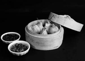 Crunchy Farm Vegetables With Sichuan Chilly Oil Dimsums [5 Pieces]