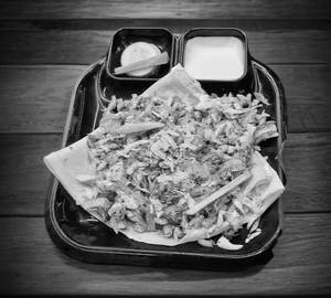 Shawarma plate kuboos
