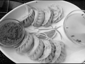 Paneer Steam Momos   [ 6 Pieces ]