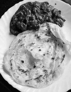 Porotta With Pothu Roast