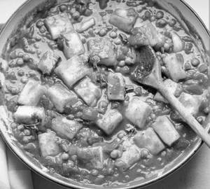 Matar Paneer