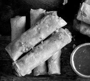 Vegetable Spring Roll (06 Pices)