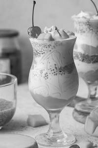 Symphony with vanilla and strawberry