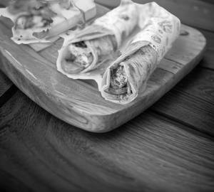 Achari Paneer Roll
