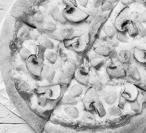 Corn Mushroom Pizza