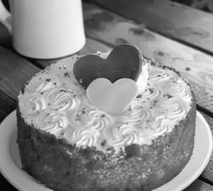 Eggless Red Velvet Cream Cake