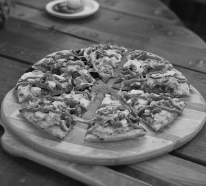 Butter Chicken Pizza