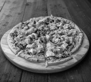 Marinated chicken pizza