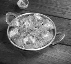 Lazeez Paneer Tikka Lababdar