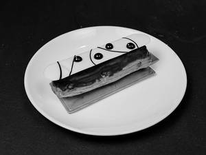 Chocolate Eclair [Serves 1]