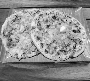 Butter Onion uttapam