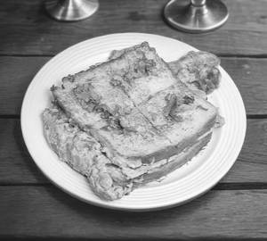 Bread omlette