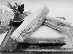 Coleslaw sandwich