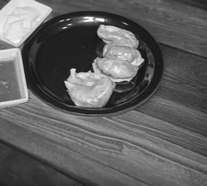 Steamed Schezwan Momos 5 Pc