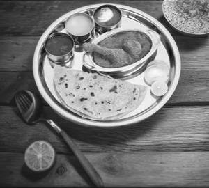 Roti Chicken Thali