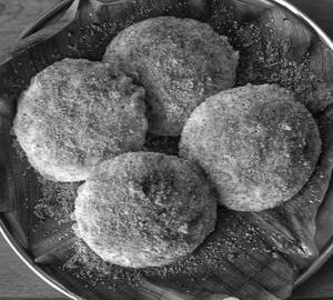 Ghee Podi Idli with chutny & kolambu