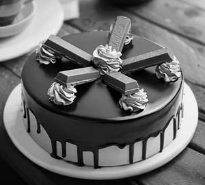 KitKat Cake