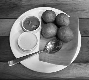 Mysore Bajji Bonda[4 Nos]