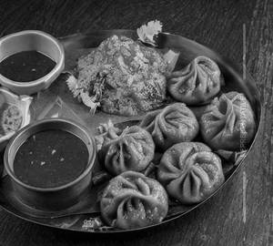 Schezwan Chicken Momos