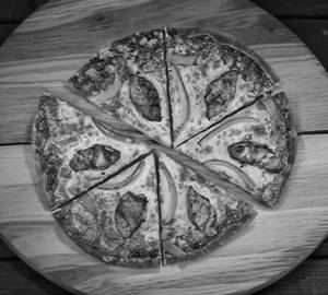 Tandoori chicken pizza