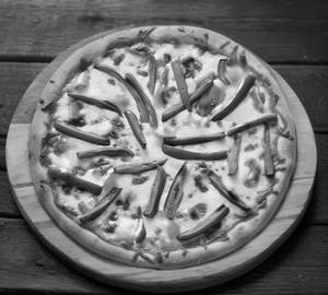 Onion capsicum pizza