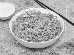 Egg chicken hakka noodles