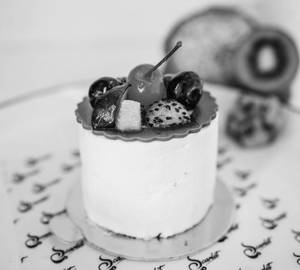 Fresh Fruit Cake (1 Slice)