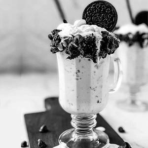 Mint Oreo Shake