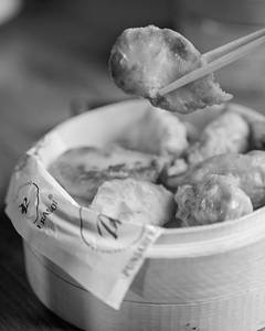 Veg Fried Momos (6 Pieces)