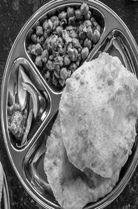 Chole Bhature (2pc)