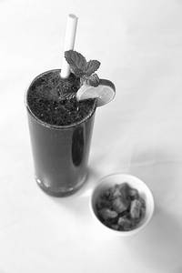 Nimbu Aur Gud Ki Shikanji
