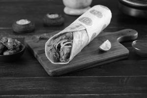 Achari Soya Tikka Roll