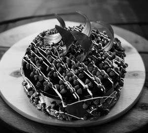 Chocolate Truffle Chocochips Cake(1 Pond)