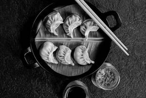 Chicken Schezwan Momos  [5 Pieces]