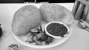Chole Bhature [2 Bhature]          
