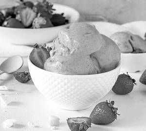 Strawberry Scoops