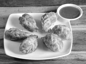 Veg Fried Momos (5 Pcs)