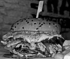 THE S&r SMASH CHICKEN BURGER