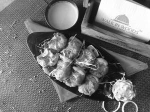 Tandoori Achari Momos (8 Pcs)