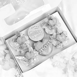 Mother’s Day Special Cup Cakes Gift Box