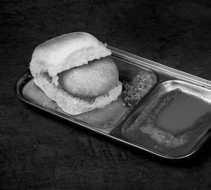 2 Butter Vada Pav
