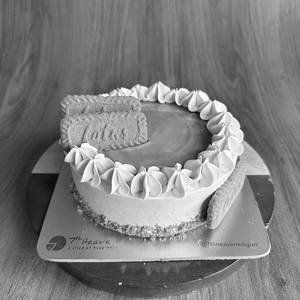 Lotus Biscoff Cake