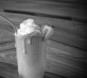 Strawberry Milk Shake with icecream
