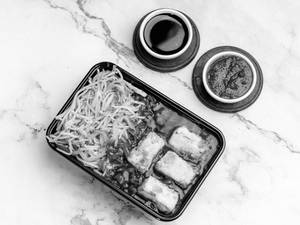 Jain Paneer Chilly Hakka Noodle Bowl