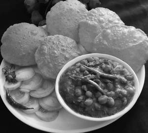 Chhole Poori [4 Pcs]