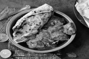 Chicken Tikka Masala + 2 Tandoori Roti + Roasted Papad