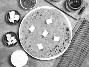 Stuffed Paneer Paratha With Butter & Pickle