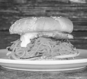 Simple Noodle Burger