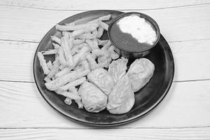 Veg Momos + French Fries [online Meal]