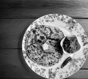Paneer parantha with onion 